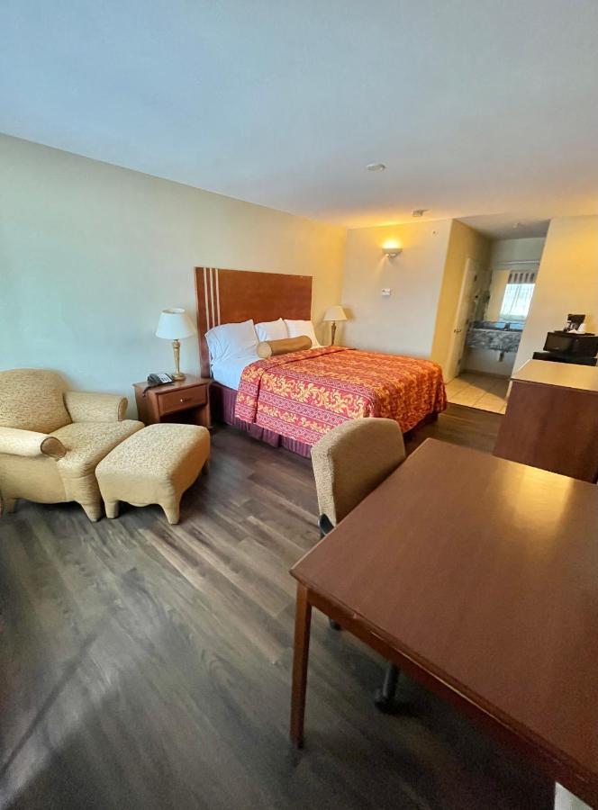 Riviera Inn And Suites エクステリア 写真